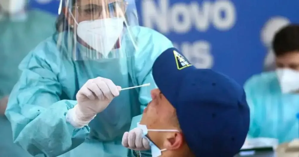 Baixa testagem pode mascarar aumento de casos de Covid no país, dizem especialistas