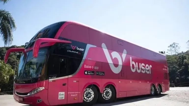 Buser é condenada a pagar R$ 20 mil em indenização; passageiros esperaram 10 horas por ônibus
