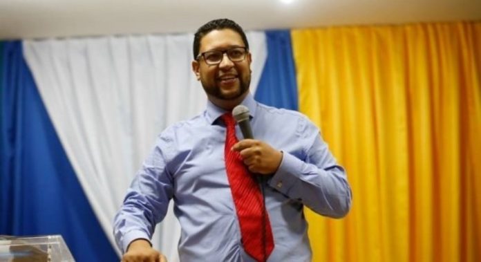 Pastor é esfaqueado até a morte por jovem que ajudava a se livrar das drogas
