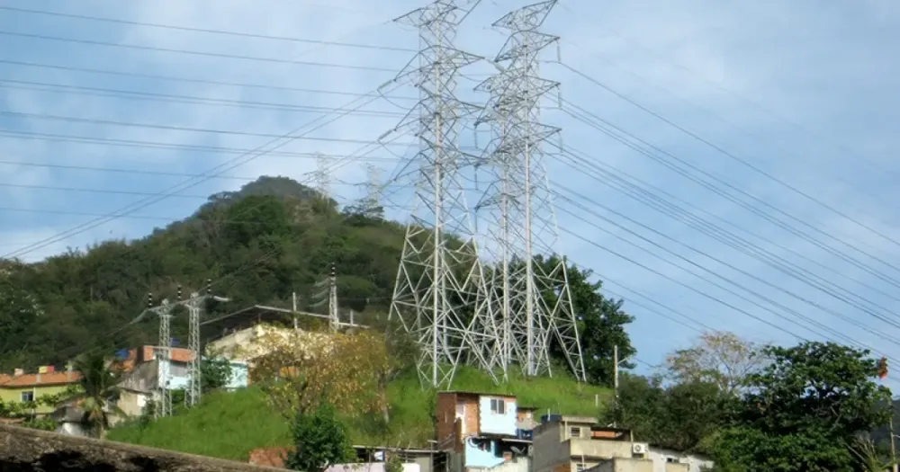 Inflação oficial acelera para 0,44% puxada por alta na energia elétrica residencial e na alimentação