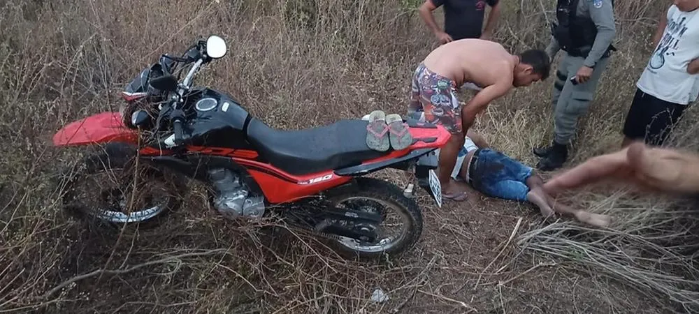Homem fica ferido após cair em ribanceira na AL-145, em Água Branca