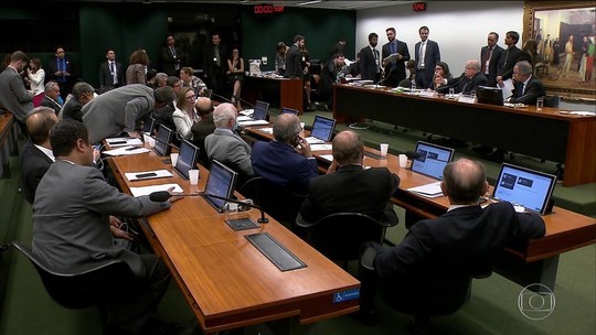 Nova lei trabalhista prevê demissão por acordo; entenda