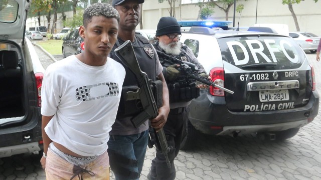 Maior ladrão de carros do Brasil chora ao ser preso; veja vídeo