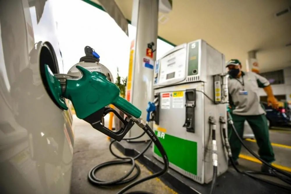 Após reajuste de 2,9%, gasolina é vendida a R$ 6,39 em postos da Bahia
