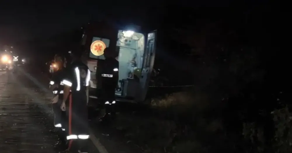 Motociclista cai na pista e morre atropelado no Sudoeste baiano
