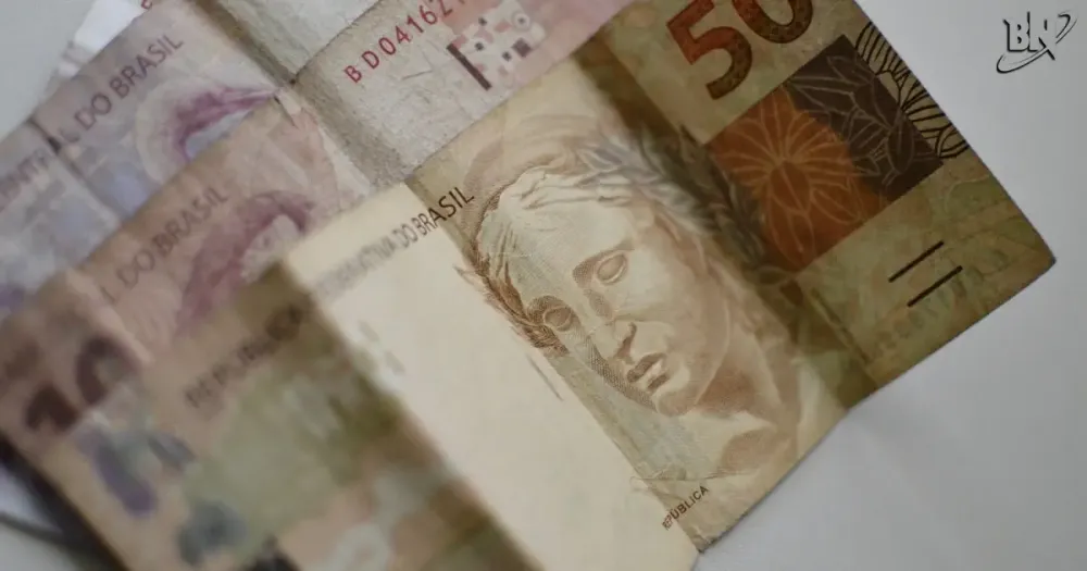 Governo tem superávit de R$ 40,8 bi em outubro, segundo melhor da história para o mês