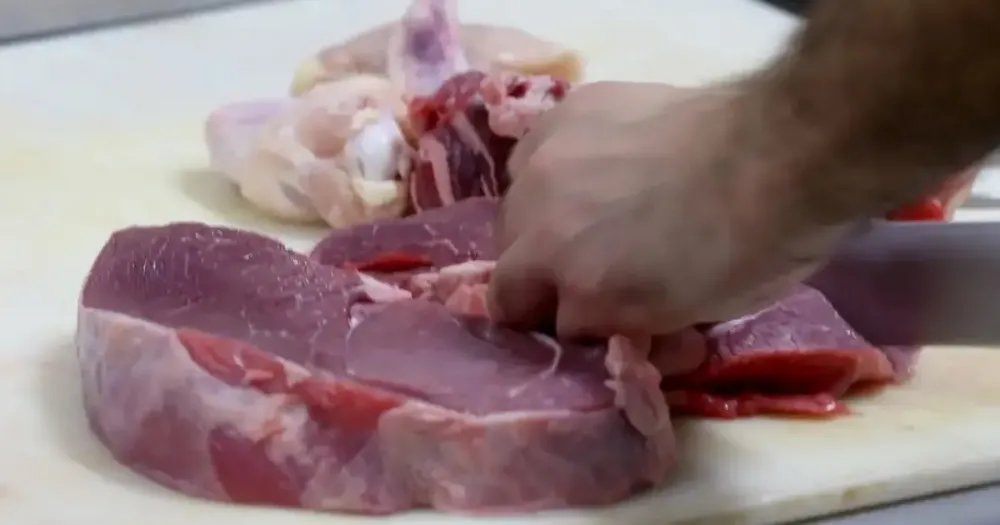 IPCA desacelera em novembro, mas preço das carnes segue em alta; Salvador está entre capitais com inflação mais baixa