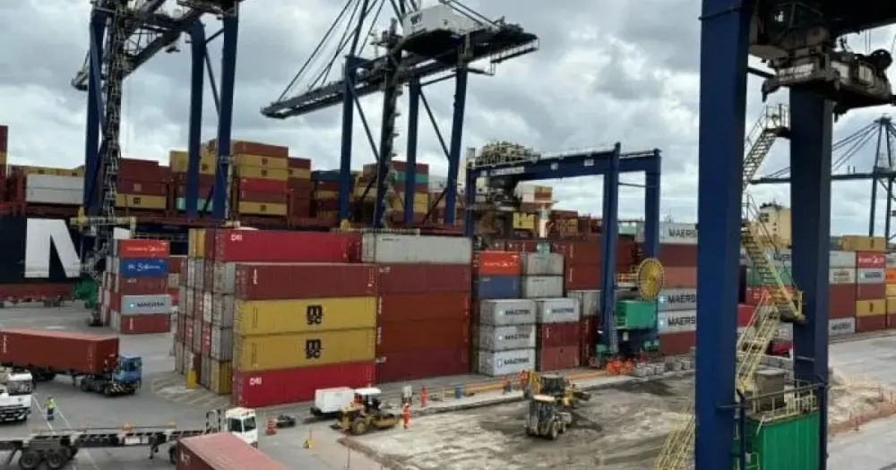 Com queda dos derivados de petróleo, exportações baianas recuam 16,2% em novembro