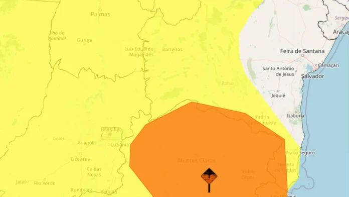 Regiões da Bahia permanecem sob alertas de chuvas até quarta-feira