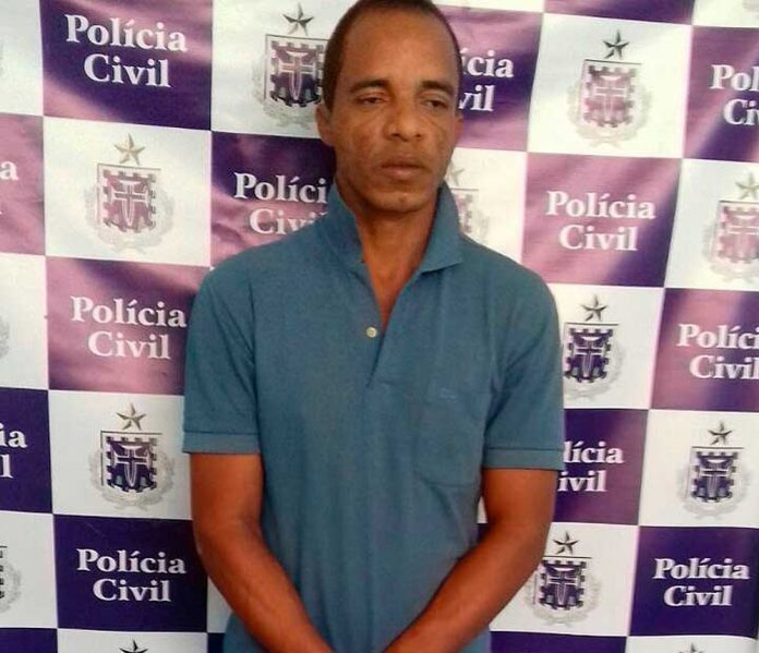 Homem é preso por matar o pai com golpes de martelo para roubar R$ 15 mil