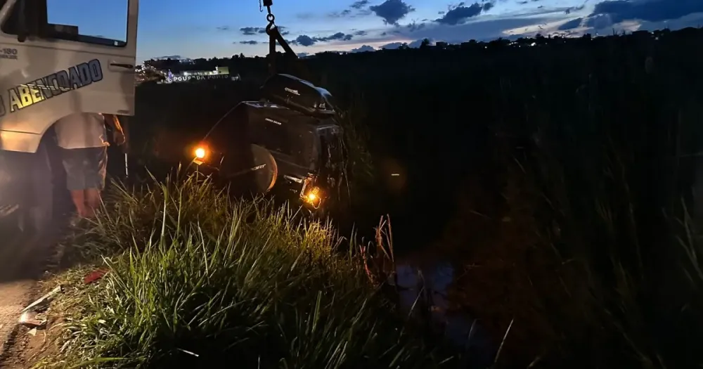 Colisão entre dois veículos deixa feridos e causa lentidão na BR-116, no sudoeste da Bahia