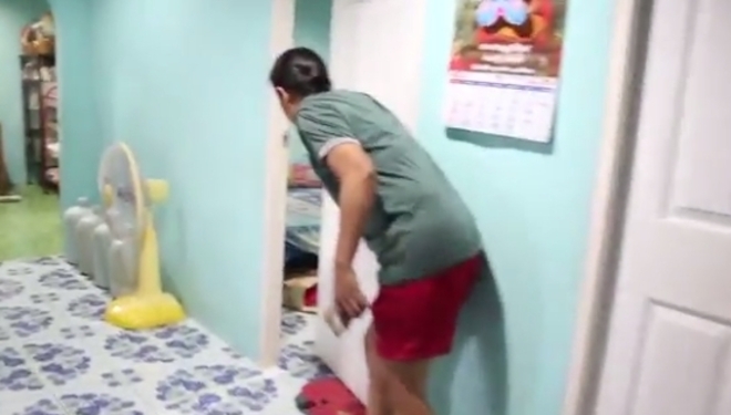 Susto total! Mãe entra no quarto do filho de 13 anos e tem surpresa sinistra