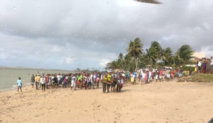 Tragédia: Lancha com 130 pessoas naufraga na travessia Salvador-Mar Grande