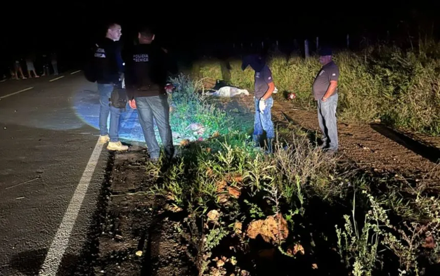 Mãe e filha de 3 anos morrem após acidente de moto na Bahia