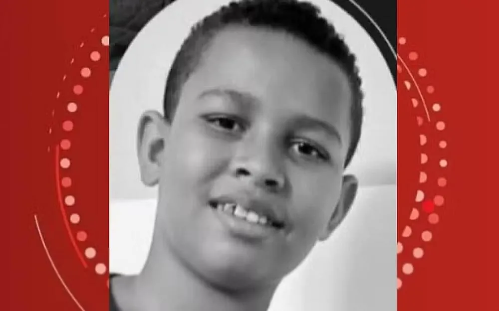 Garoto de 13 anos morre após cair de barranco de 4 metros de altura enquanto brincava de 'cabra-cega' no interior da Bahia