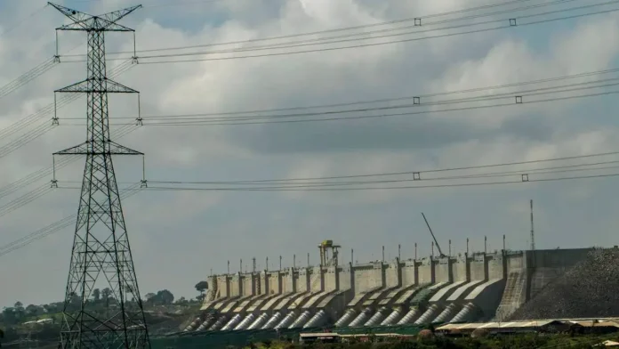 Bandeira tarifária de energia muda para amarela em maio