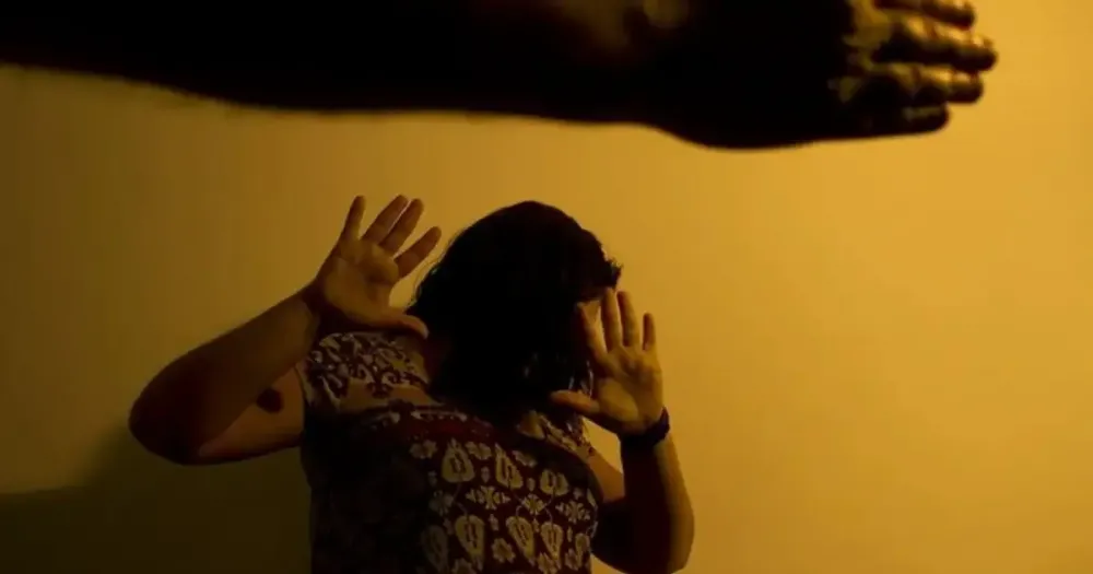 Violência contra a mulher teve alta em 2023 em meio a estagnação de homicídios, aponta estudo
