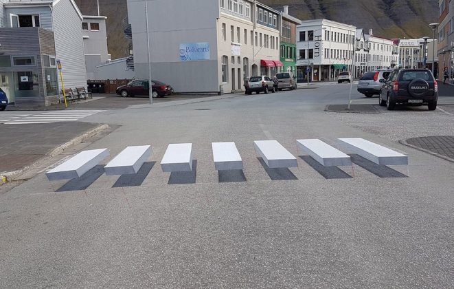 Faixas de pedestre em 3D tentam reduzir acidentes