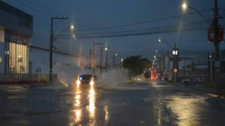 Inmet emite alerta amarelo para acumulado de chuva na Bahia nesta segunda-feira