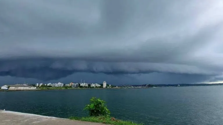 Inmet emite 11 alertas de condições climáticas adversas em 18 estados nesta quarta-feira