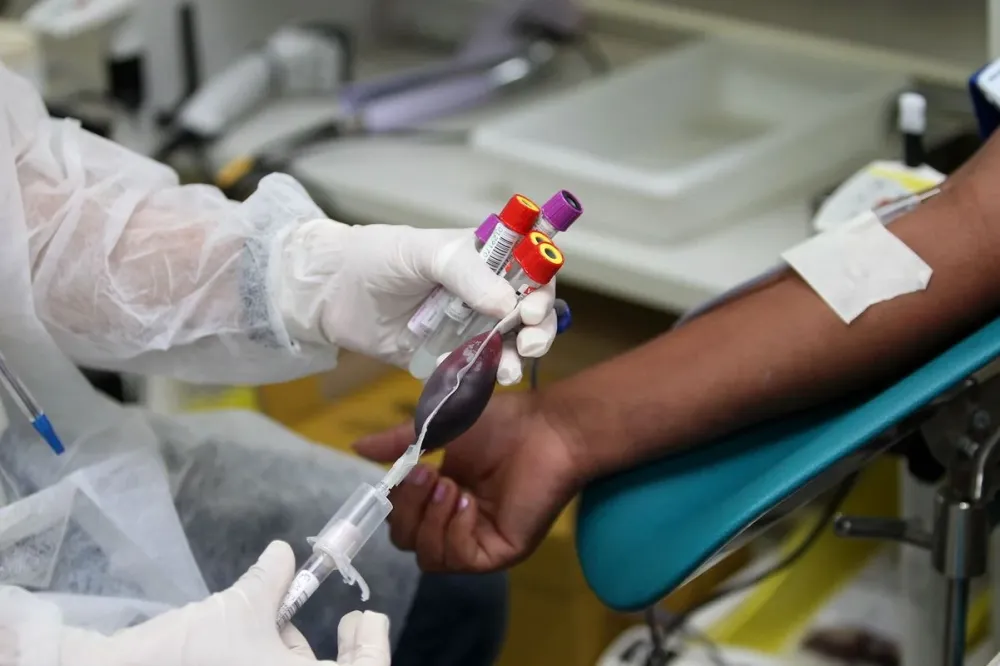 Estudo aponta que doar sangue pode beneficiar a saúde do doador; veja como