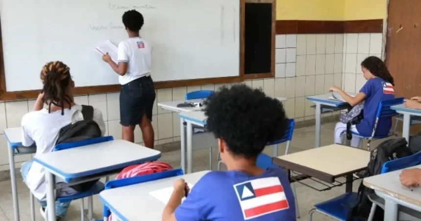 Deputado propõe fim da aprovação automática na Bahia
