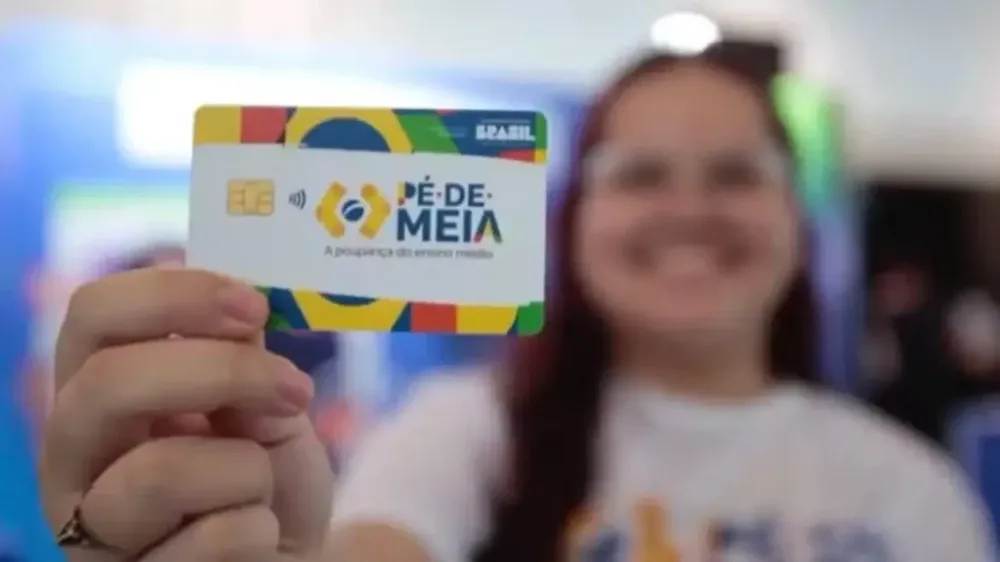 MEC quer estender Pé-de-Meia a todos do ensino médio da rede pública
