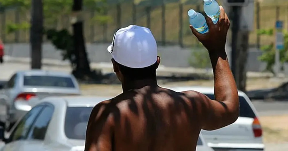 Total de trabalhadores por conta própria dispara, e ganho supera o de formais