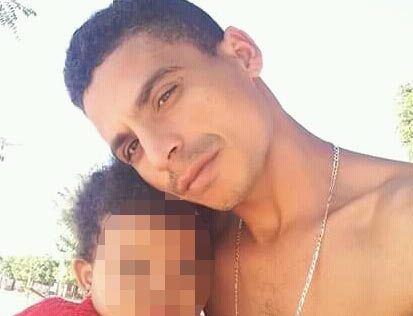Tristeza: Pai e filha de 1 ano são mortos a tiros no interior da Bahia