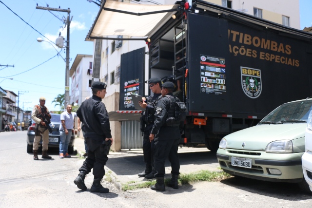 Bope descarta possibilidade de bomba na frente de escola na Bahia