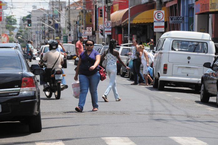 Pedestres e ciclistas imprudentes passarão a ser multados; saiba detalhes