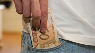 Governo reduz pela segunda vez valor de salário mínimo para 2018