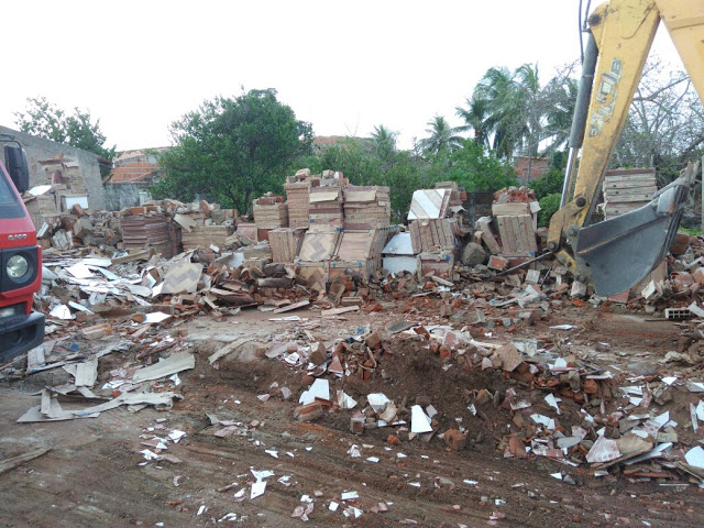 Tempestade causa destruição em Itiúba