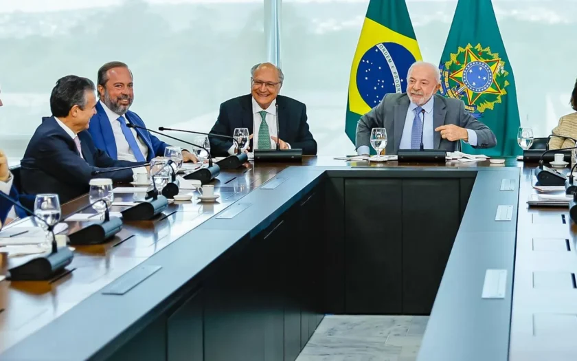 Governo planeja elevar mistura de etanol na gasolina de 30% para até 32%