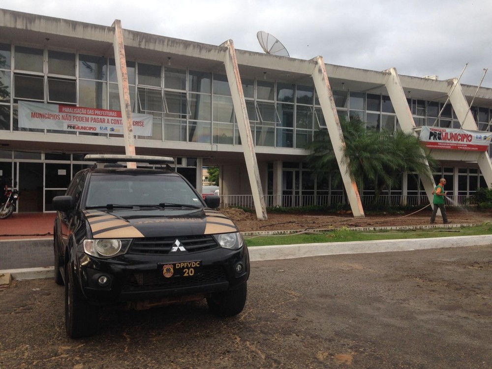 PF investiga desvio de verba da educação em três cidades da BA
