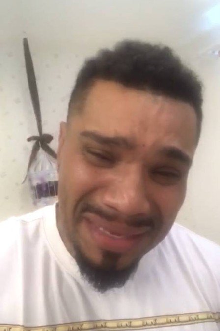 Após bater na mulher, Naldo chora em vídeo e perde perdão