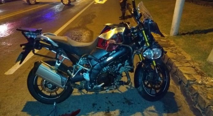 Médico morre após bater moto em carro no interior da Bahia