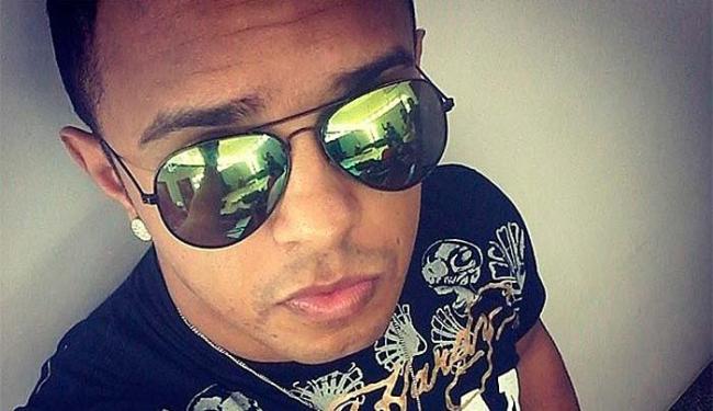 Cantor da banda “La Fúria” é confundido com assaltante de banco durante operação policial na Bahia