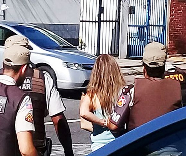 Cliente é presa após se recusar a ser atendida por negros na Bahia