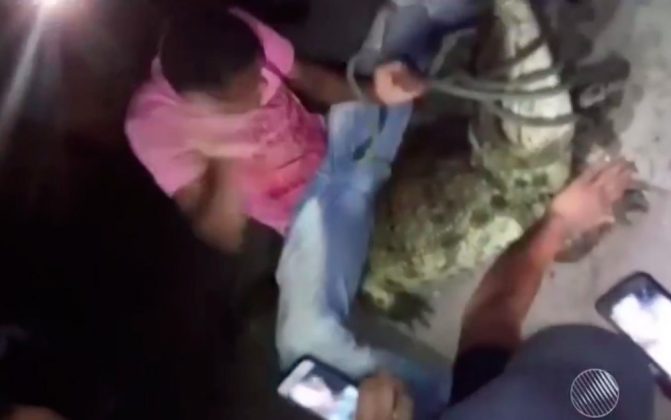 Baiano é flagrado cavalgando em Jacaré