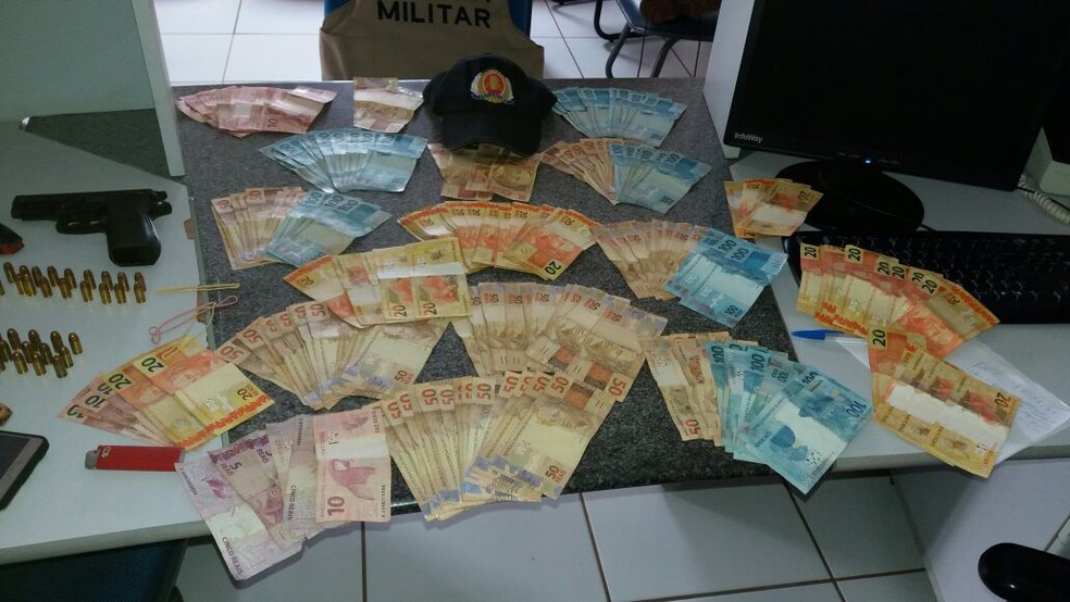 SUSPEITO DE ROUBO É ATROPELADO DURANTE FUGA E POLÍCIA RECUPERA R$ 11 MIL 
