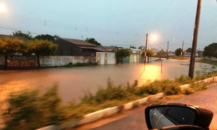 Forte temporal deixa Serrolândia “Debaixo D’agua”