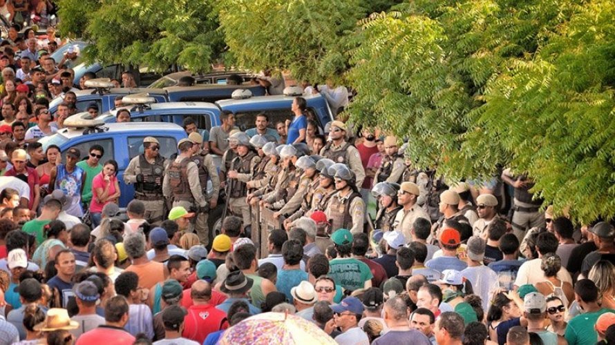 Prefeitura de Tucano esclarece presença da PM durante votação de projeto