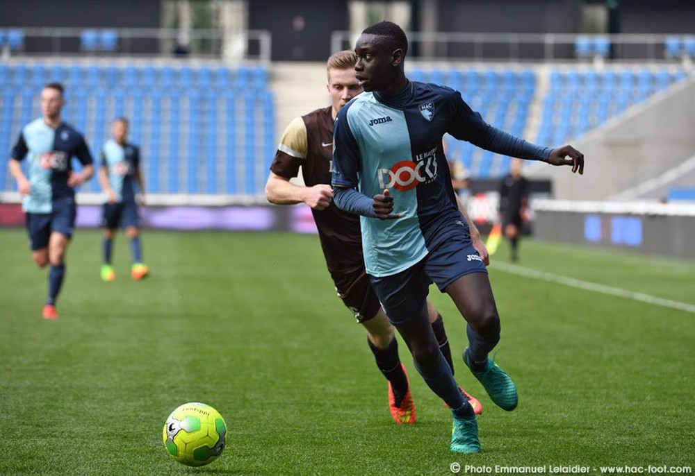 Zagueiro de 18 anos do Le Havre morre