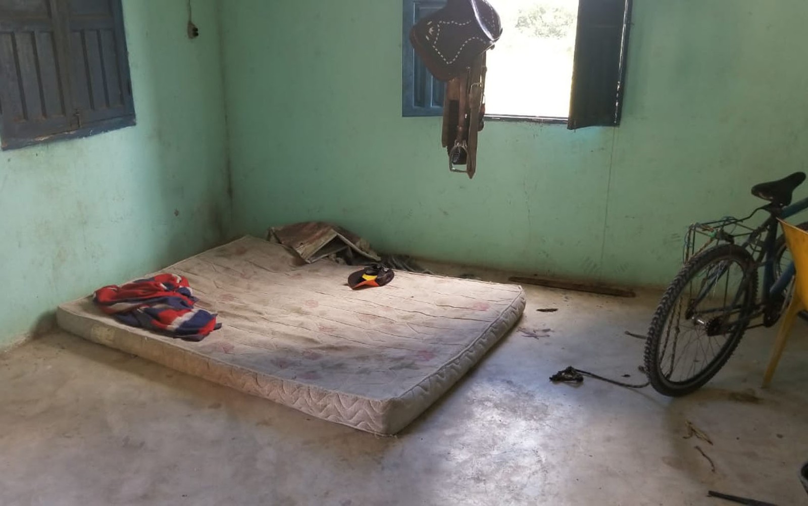 EM SITUAÇÃO DE TRABALHO ESCRAVO, IRMÃOS SÃO RESGATADOS NO INTERIOR DA BAHIA