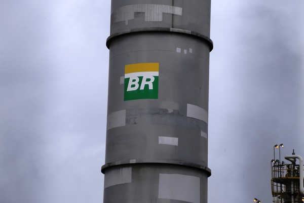 Petrobras anuncia redução do preço do diesel e da gasolina a partir de quarta (23)