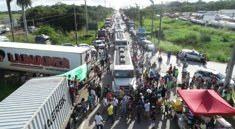 Perdas com a greve dos caminhoneiros superam R$ 75 bilhões