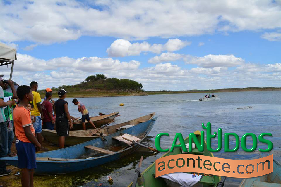MAIS UMA EDIÇÃO DA CORRIDA DE BARCO QUE REÚNE CENTENAS DE PESSOAS NO AÇUDE COCOROBÓ