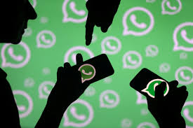 Jovem é condenada por permitir ofensas em grupo de WhatsApp