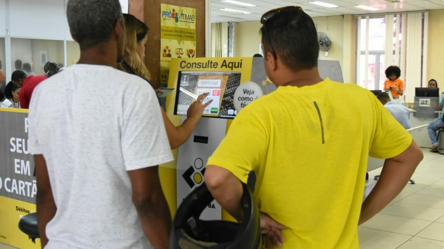 Débitos do Detran podem ser pagos com cartão em 12 parcelas